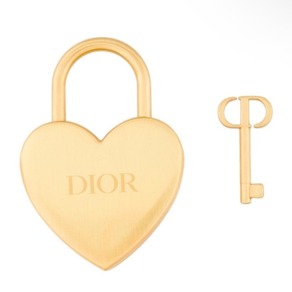 ❤️NIB AUTHENTIC DIOR GOLD HEART PADLOCK CADENA W/KEY VALENTINE 2023 LMTD - Picture 1 of 10